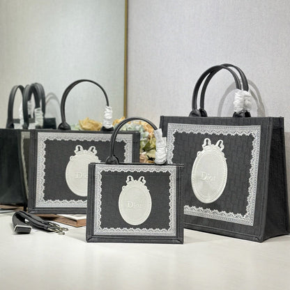 CD Book Tote Gray in Canvas 288114