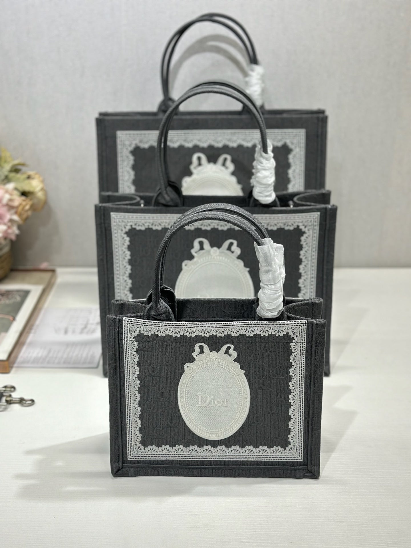 CD Book Tote Gray in Canvas 288114