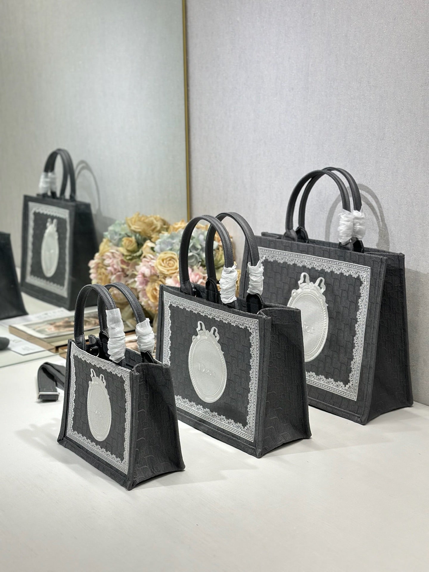 CD Book Tote Gray in Canvas 288114