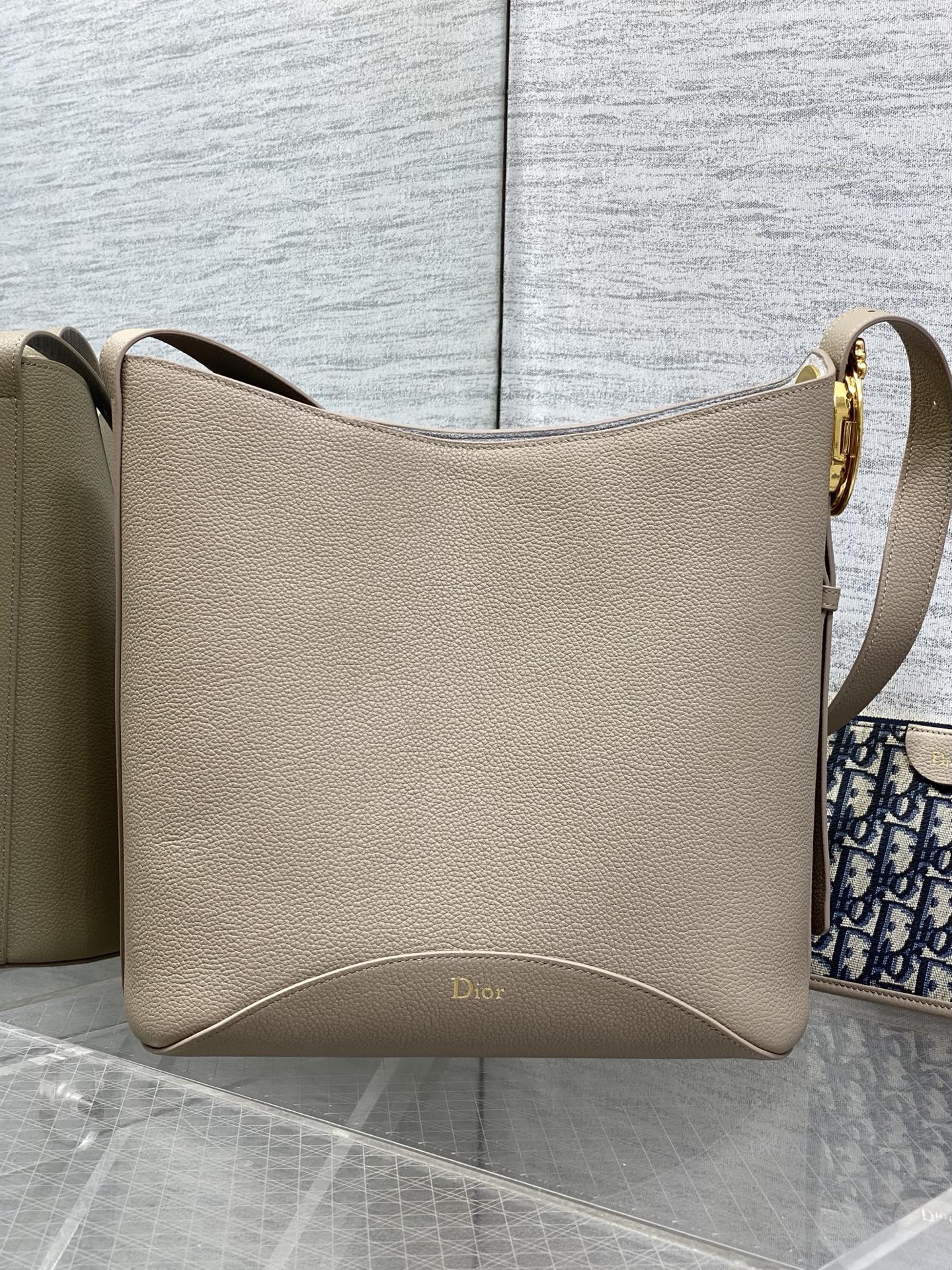 CD Médaillon Bucket Bag 26.5cm Elephant Grey in Cowhide 155514