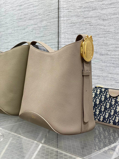 CD Médaillon Bucket Bag 26.5cm Elephant Grey in Cowhide 155514
