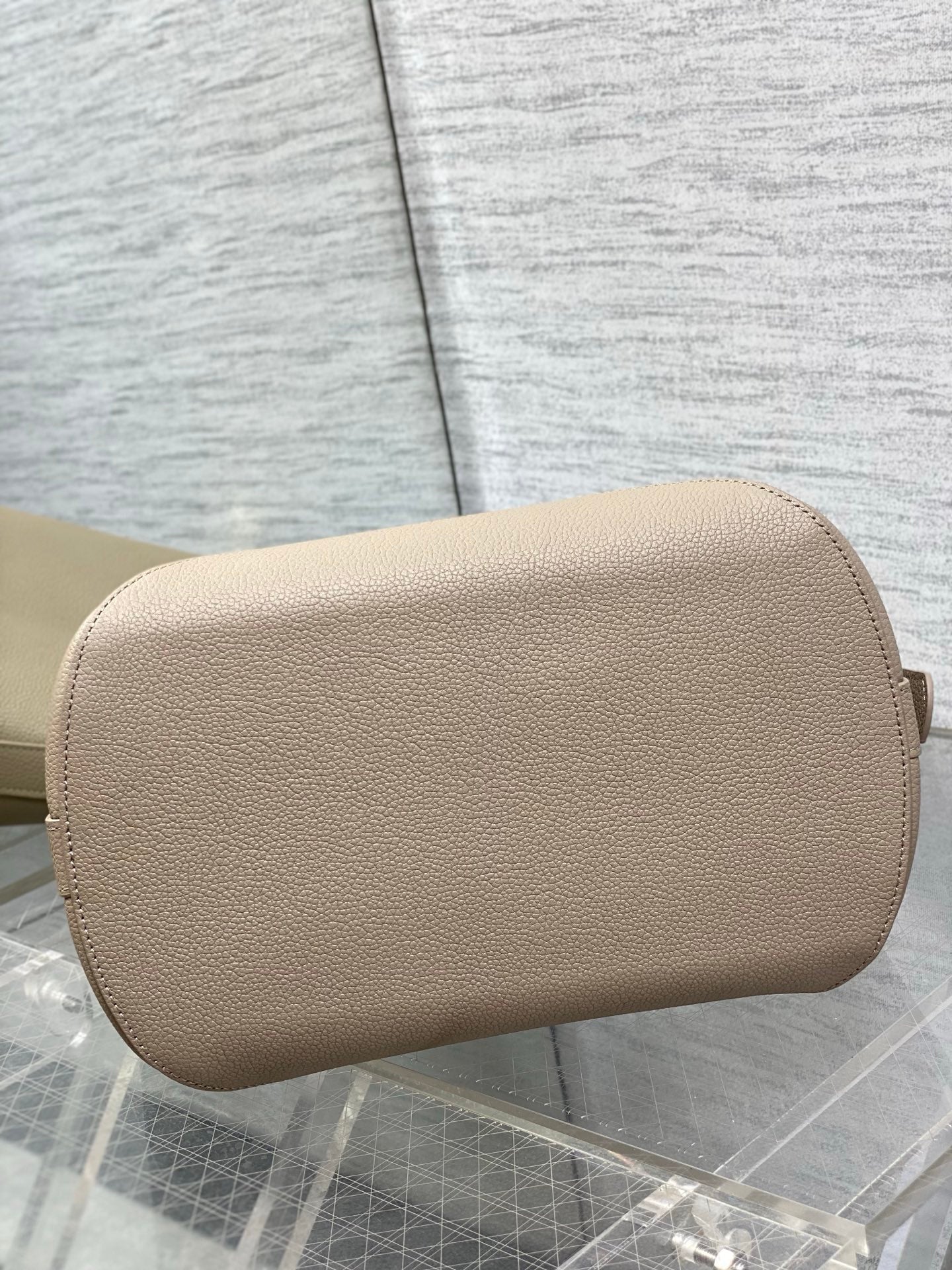 CD Médaillon Bucket Bag 26.5cm Elephant Grey in Cowhide 155514