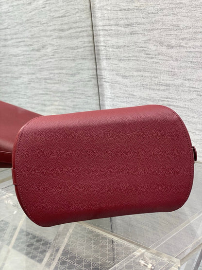 CD Médaillon Bucket Bag 26.5cm Burgundy in Cowhide 155520