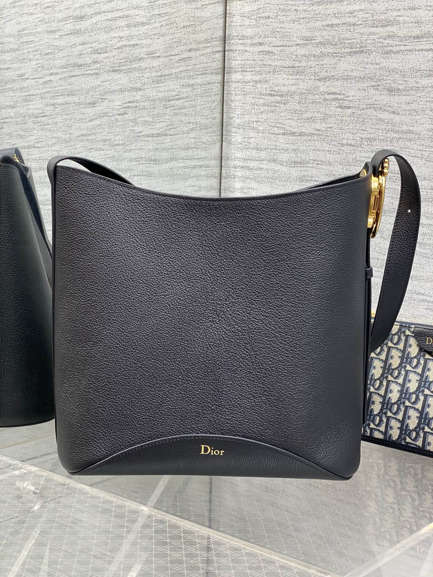 CD Médaillon Bucket Bag 26.5cm Black in Cowhide 155522