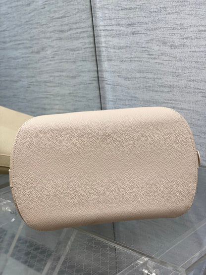 CD Médaillon Bucket Bag 26.5cm Beige in Cowhide 155526