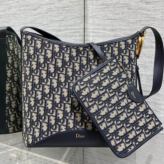 CD Médaillon Bucket Bag 26.5cm Navy Blue in Cowhide 155530