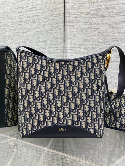 CD Médaillon Bucket Bag 26.5cm Navy Blue in Cowhide 155530