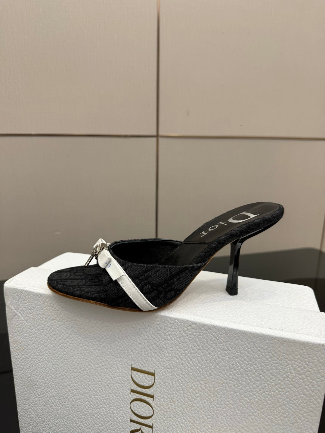 CD 26 Mule Heels 85 Black in Fabric 803243