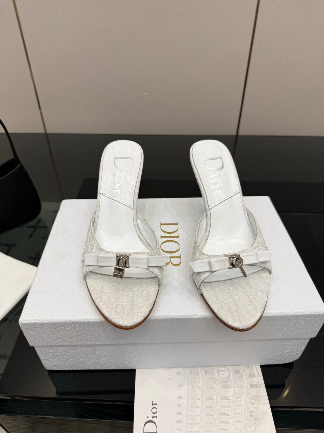 CD 26 Mule Heels 85 White in Fabric 803244