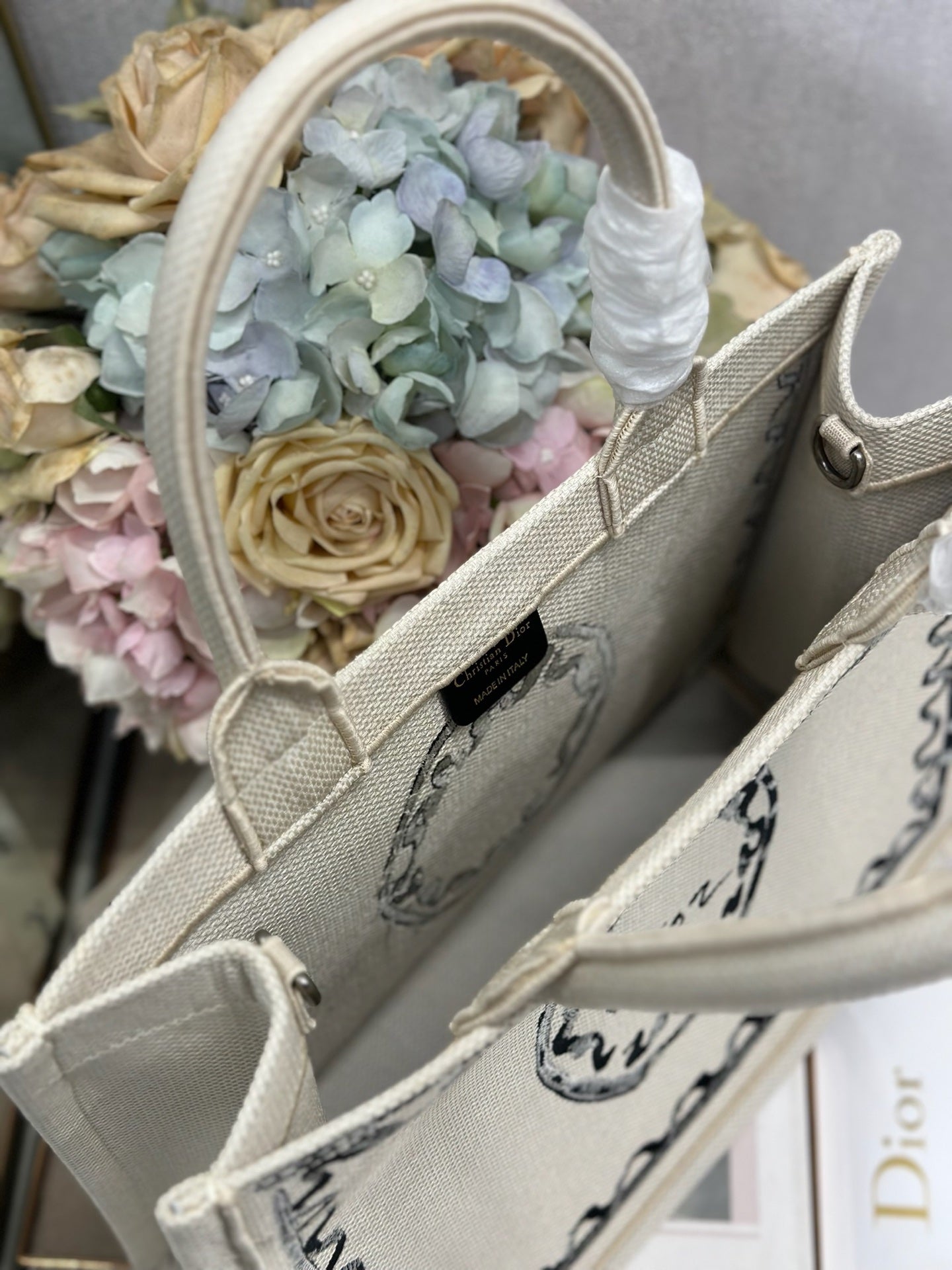 CD Medium Dioriviera Book Tote White Embroidered Canvas 158041