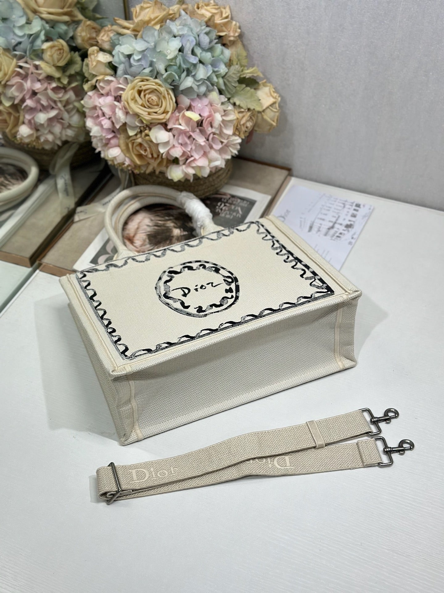 CD Medium Dioriviera Book Tote White Embroidered Canvas 158041