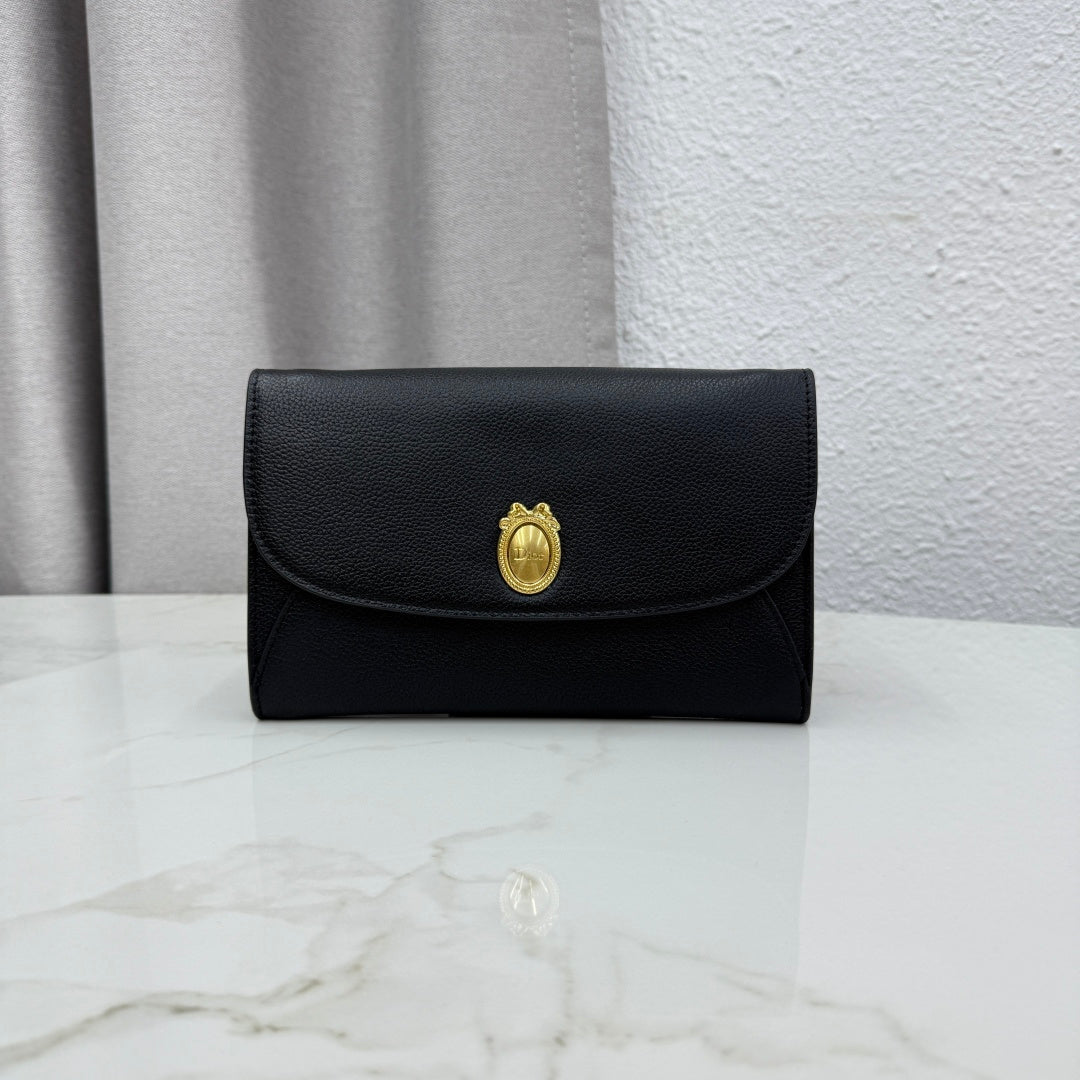 CD Médaillon Envelope Pouch 20.5cm Black Cowhide Leather GHW 158550