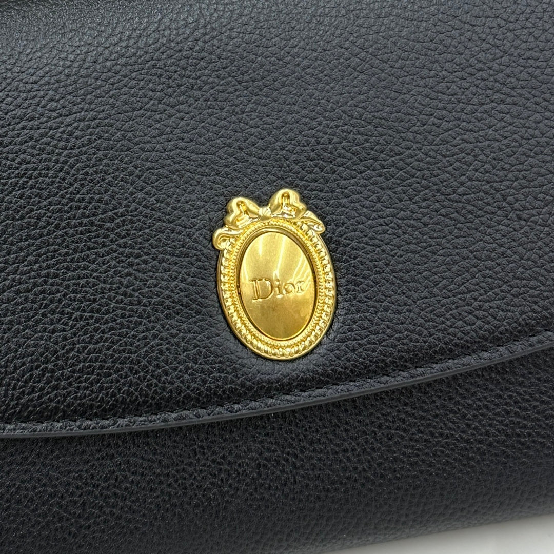 CD Médaillon Envelope Pouch 20.5cm Black Cowhide Leather GHW 158550
