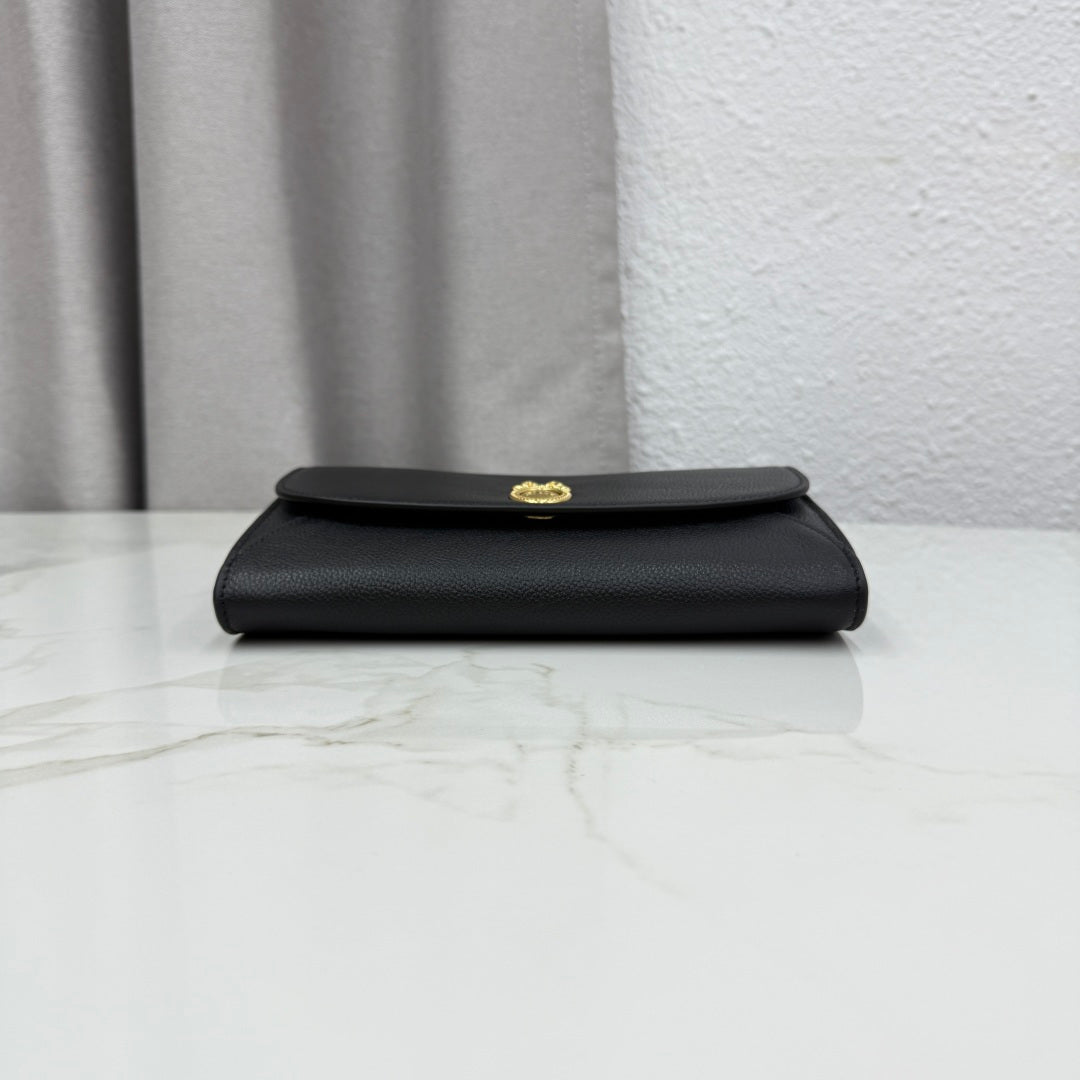CD Médaillon Envelope Pouch 20.5cm Black Cowhide Leather GHW 158550
