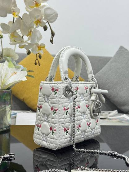 CD Mini Lady Dior 17cm White Embroidered Cowhide Leather SHW 158728