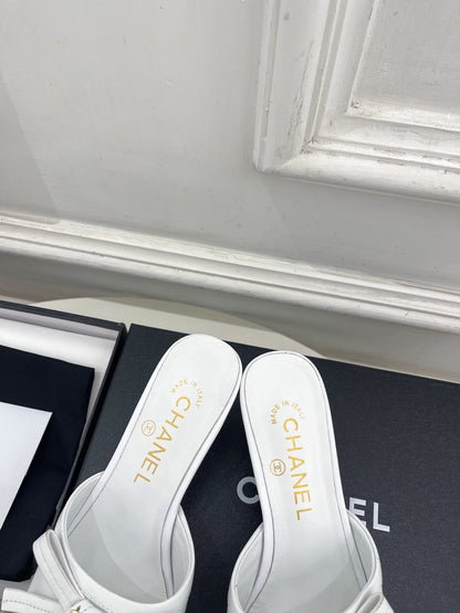 CC Bow Mules 5cm White Lambskin Leather 891753