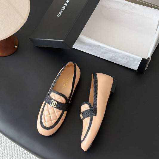 CC Quilted Logo Loafers Beige Leather 914187