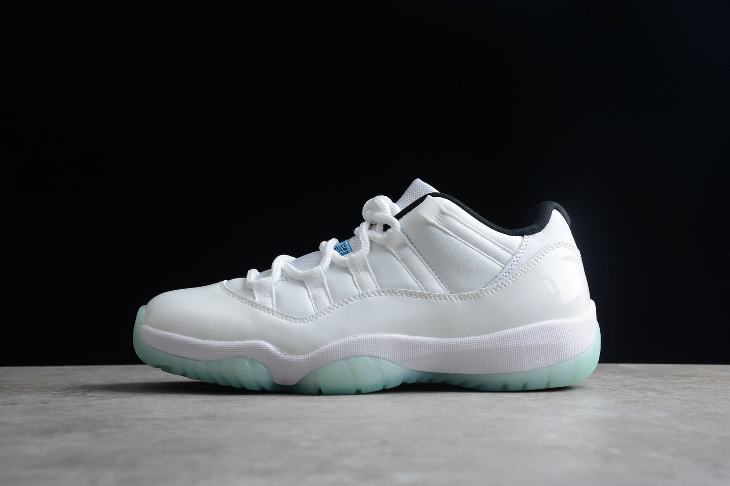 AJ 11 Low Legend Blue