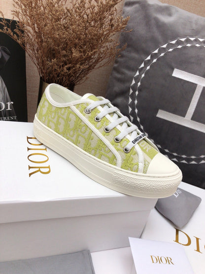 CD 26s Walk'n'Dior Sneaker Green Oblique Embroidered Cotton 966642