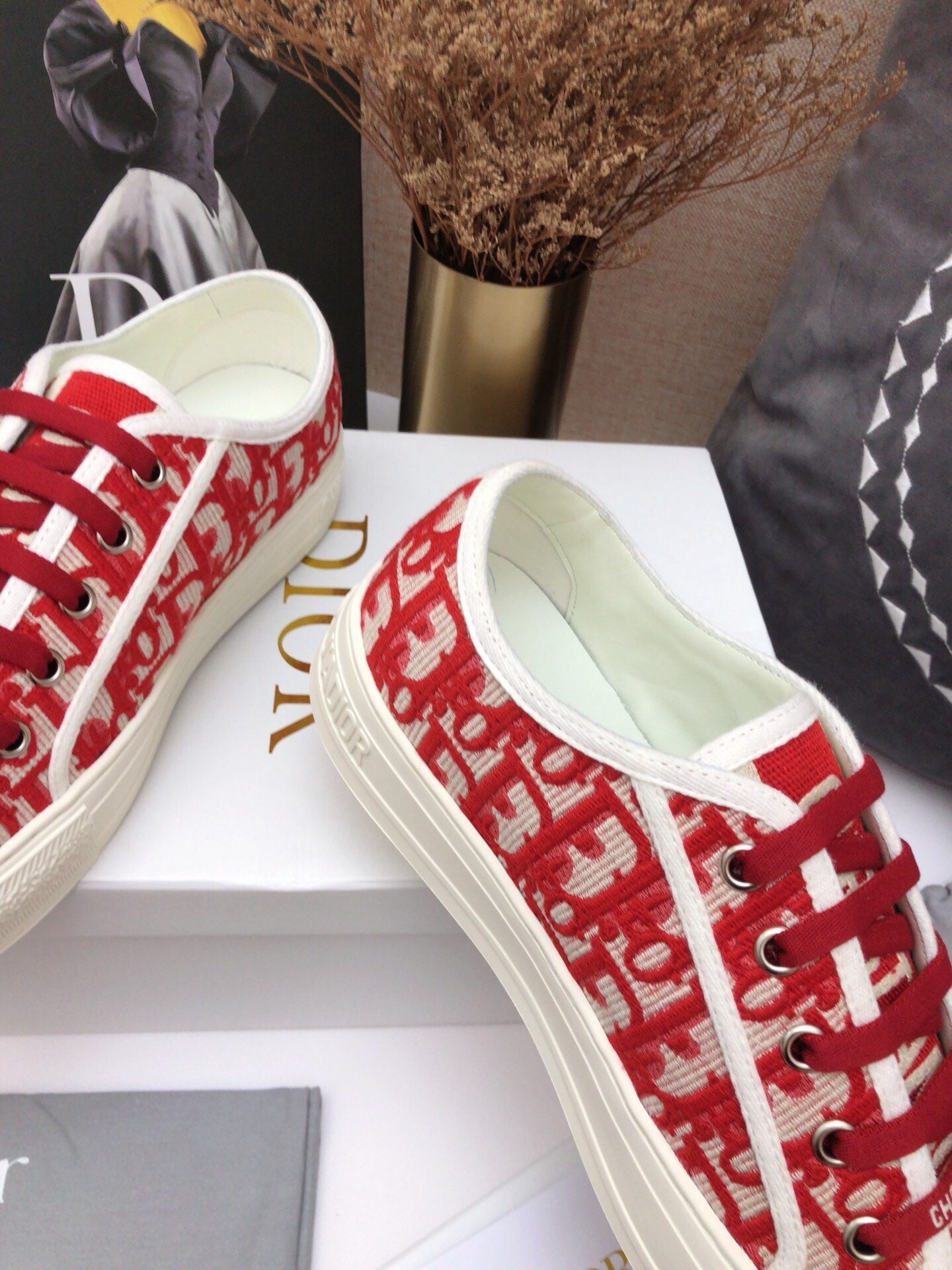CD 26s Walk'n'Dior Sneaker Red Oblique Embroidered Cotton 966640