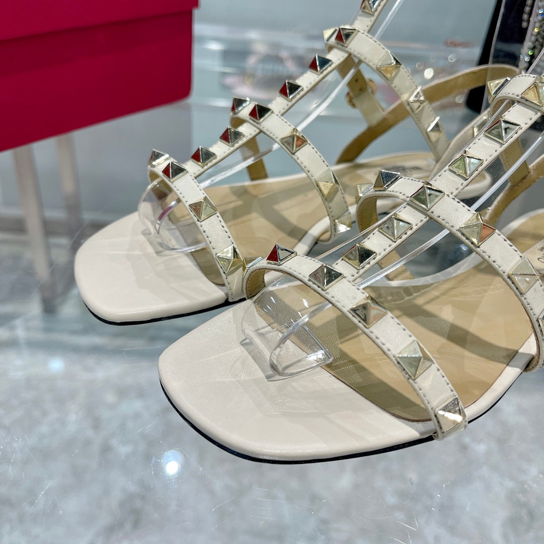 ROCKSTUD SANDAL WITH STRAPS IN WHITE CALFSKIN