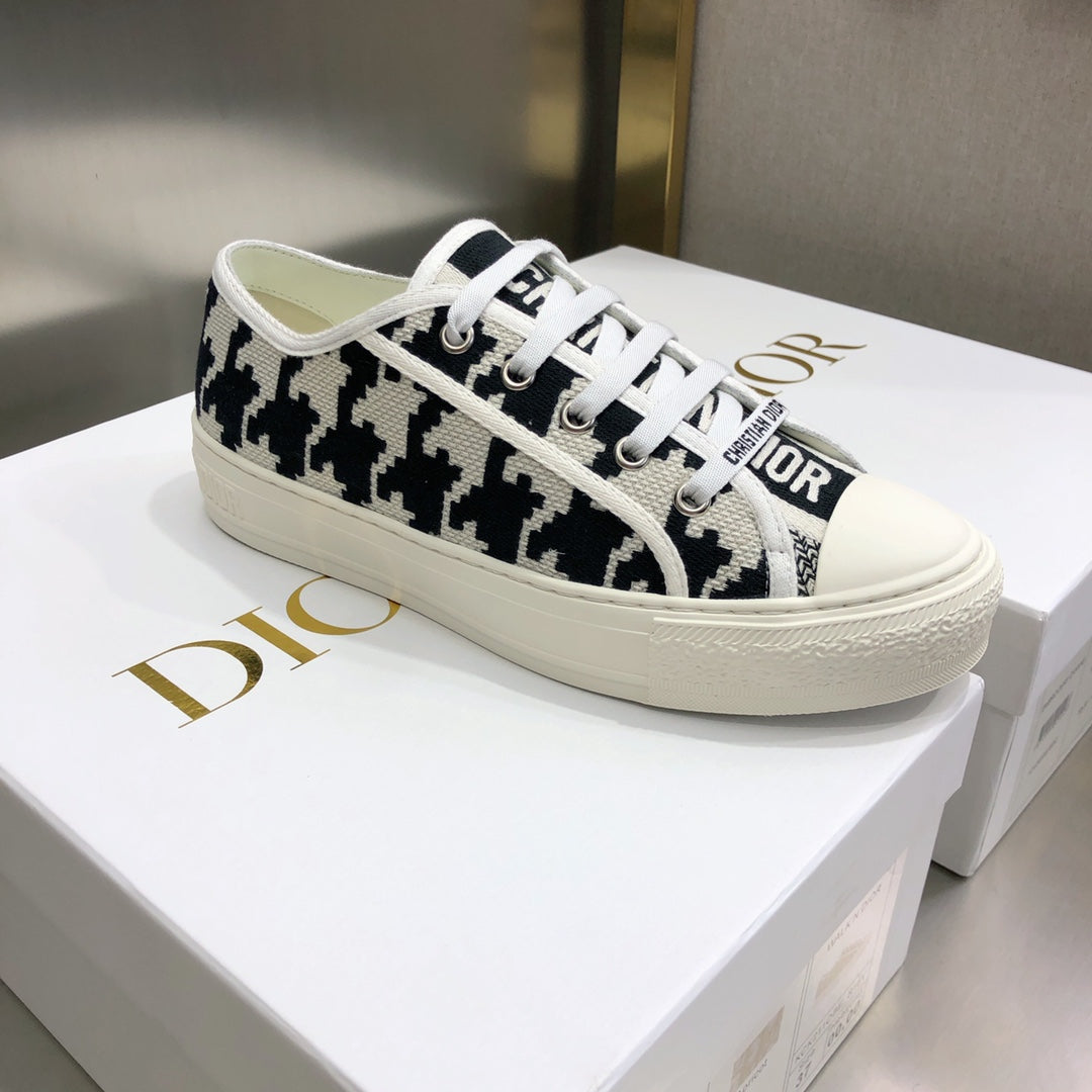 CD 26s Walk'n'Dior Sneaker Black Oblique Embroidered Cotton 966652