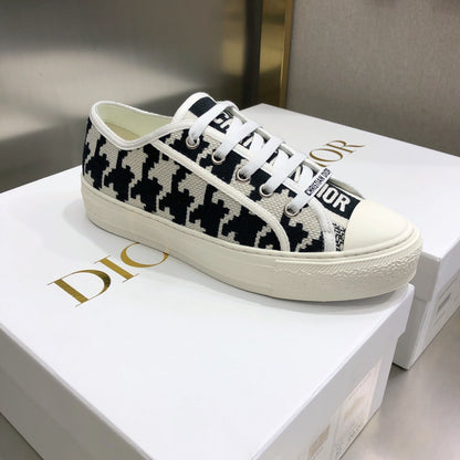 CD 26s Walk'n'Dior Sneaker Black Oblique Embroidered Cotton 966652