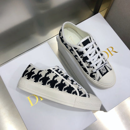CD 26s Walk'n'Dior Sneaker Black Oblique Embroidered Cotton 966652
