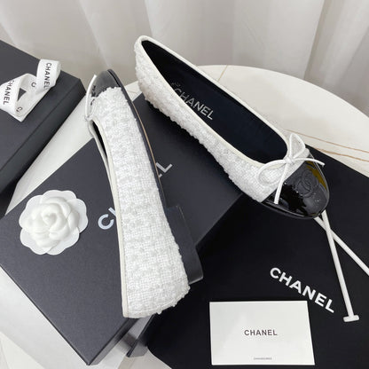 CC 26s Balletr Flat Black White Tweed Leather 944423