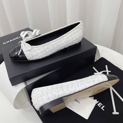 CC 26s Balletr Flat Black White Tweed Leather 944423