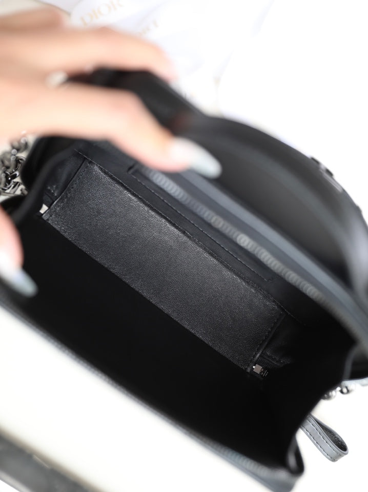 CARO BOX BAG 19 IN BLACK CALFSKIN