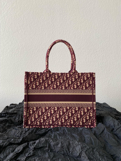 Medium CD Book Tote 36cm Burgundy Retro Style D Letter Embroidery
