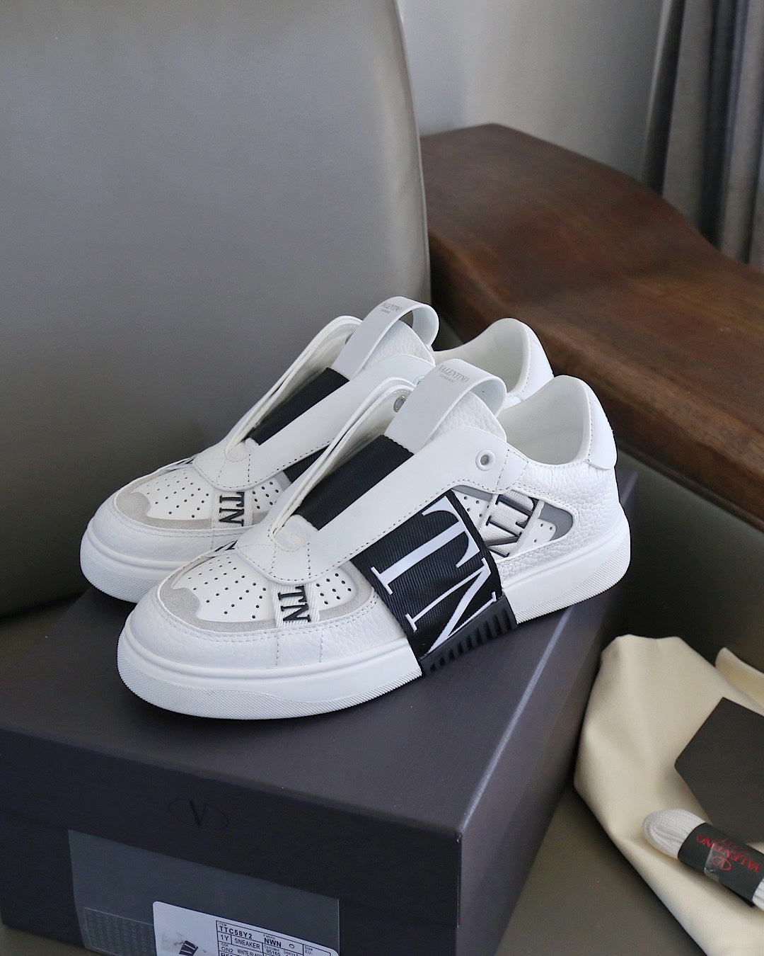 VT 25 Slip-On VL7N Sneaker White Black Cowhide