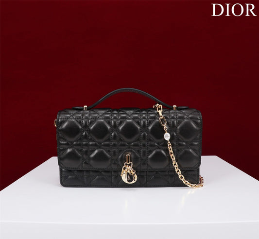 my cd mini 21 black lambskin
