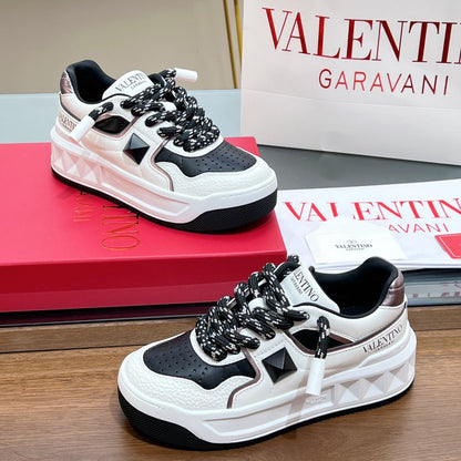 VT 2025 Garavani Sneakers White Black Cowhide 546999