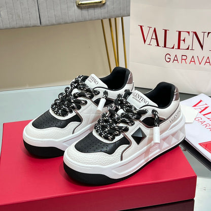 VT 2025 Garavani Sneakers White Black Cowhide 546999