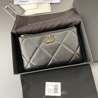 CC 19 Pouch 20cm Black Calfskin