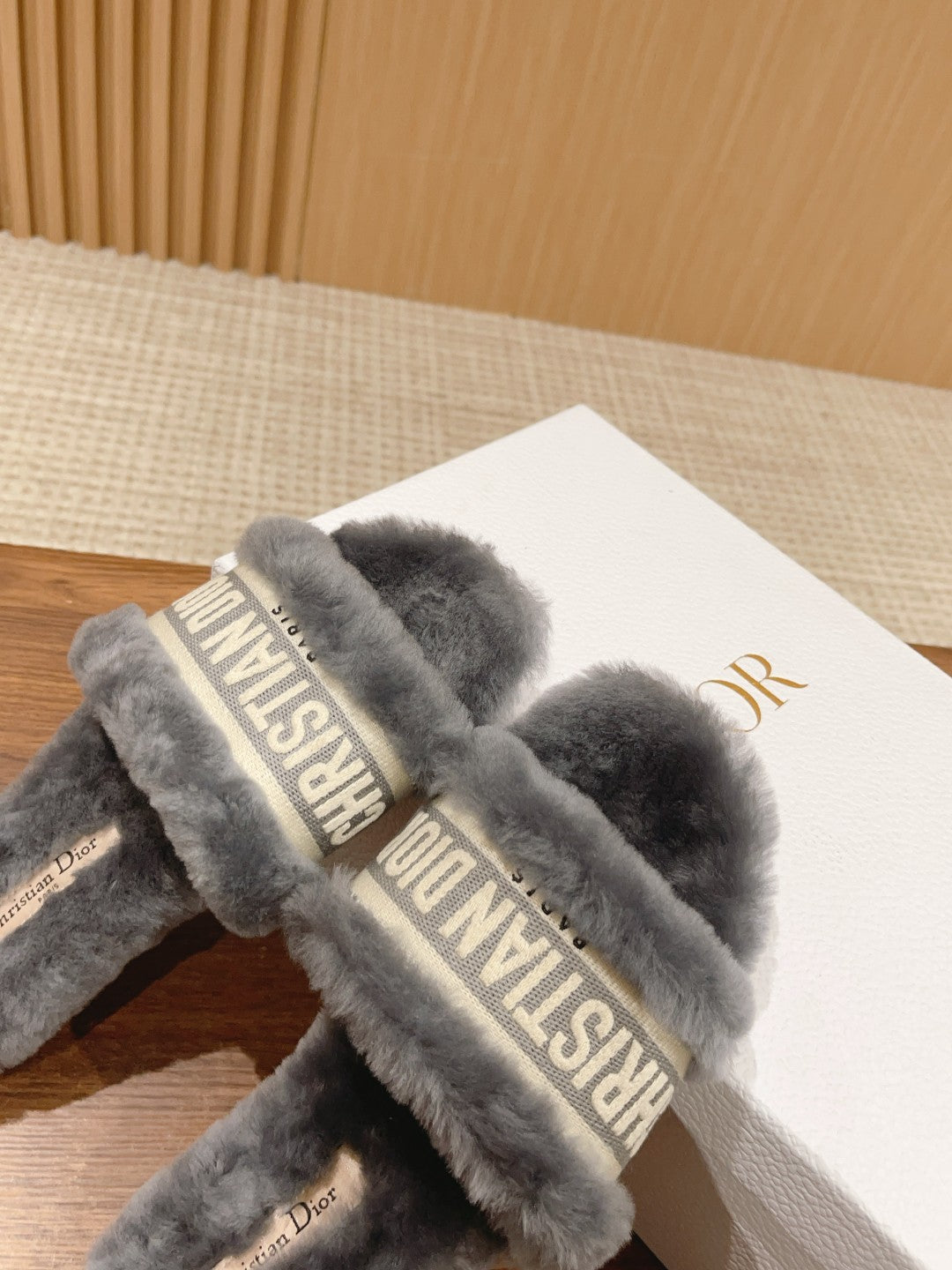 CD Dway Slide Grey Fleece Lining And Canvas Fabric