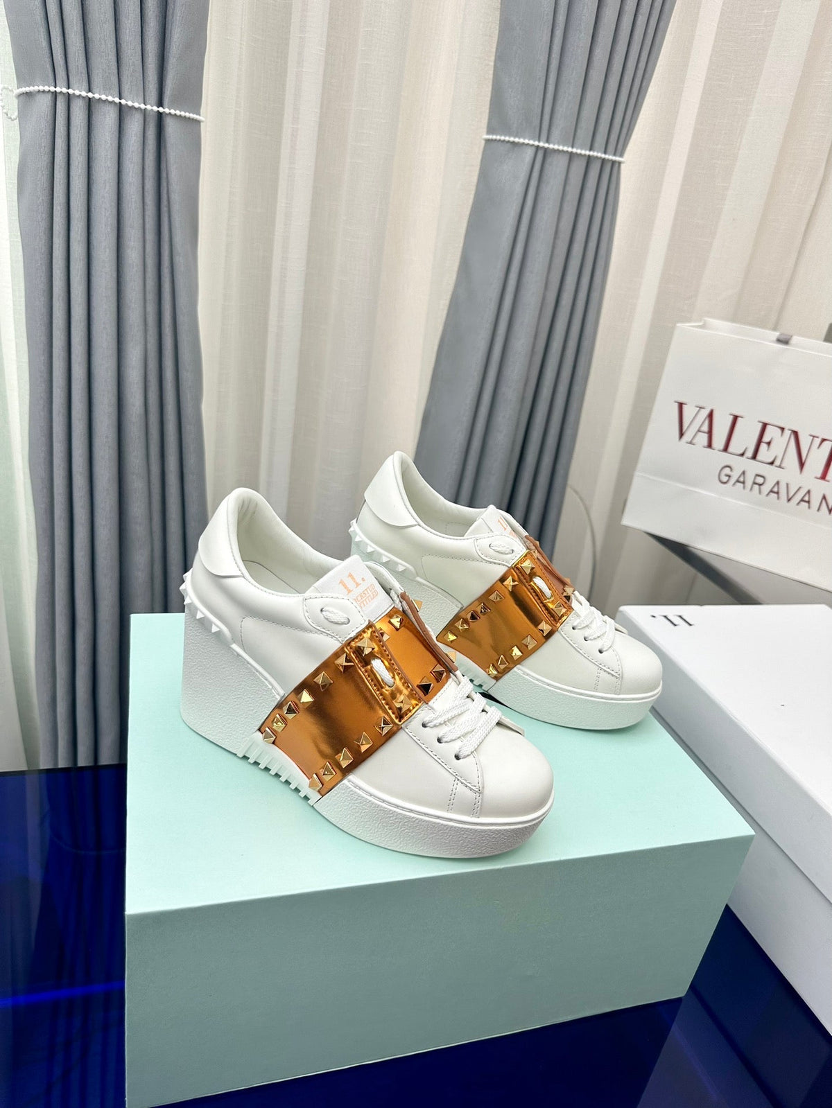 FLATFORM ROCKSTUD UNTITLED SNEAKER IN WHITE MIX COPPER BROWN CALFSKIN