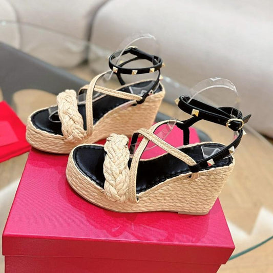 GARAVANI ROCKSTUD WEDGE SANDALS IN BLACK CALFSKIN AND BEIGE RAFFIA