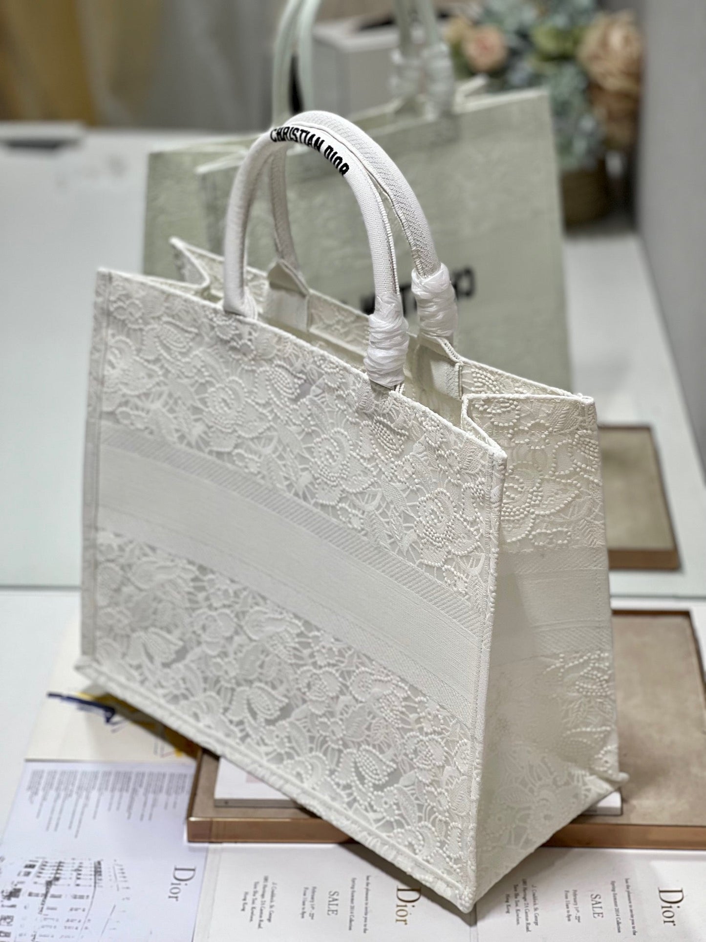 CD Mesh White Book Tote 42cm Bag Canvas 336561