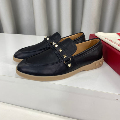 LEISURE FLOWS SPLIT LOAFER IN BLACK CALFSKIN