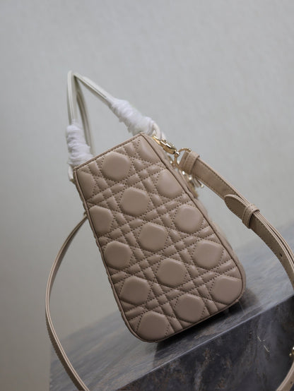 Lady Bag 20cm Beige White Lambskin