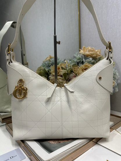 CD Medium Dior Voyage Bag 28cm White Macrocannage Calfskin 288631