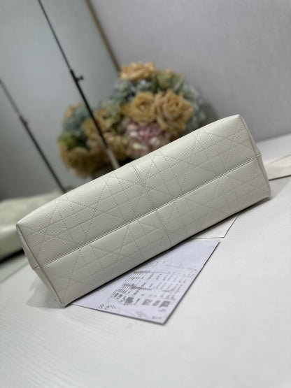 CD Large Dior Voyage Bag 34cm White Macrocannage Calfskin 288641