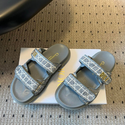 CD 26 Flat Slippers Gray Sheepskin Embroidered Fabric 621804