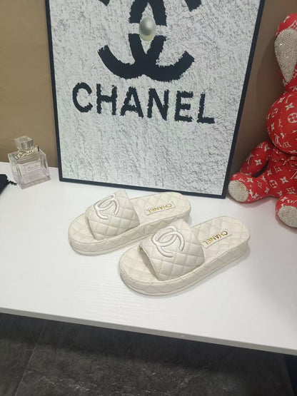 CC 26s Quilted Slide Sandals In White Calfskin