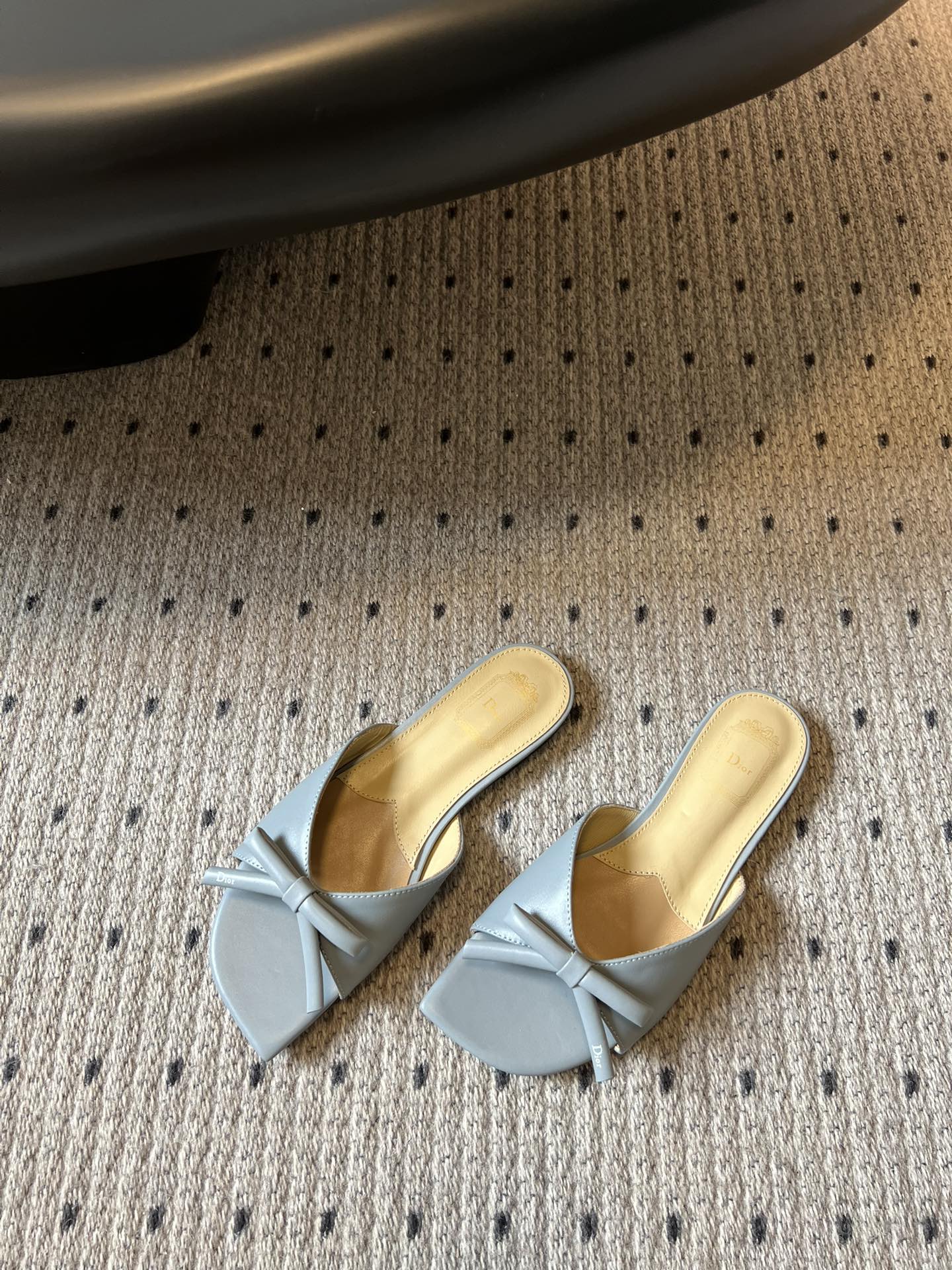 CD 26s Bow Slide Light Blue Satin 820000