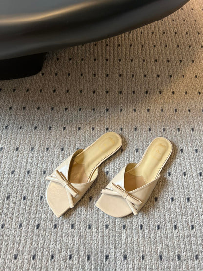 CD 26s Bow Slide Cream Satin 819999