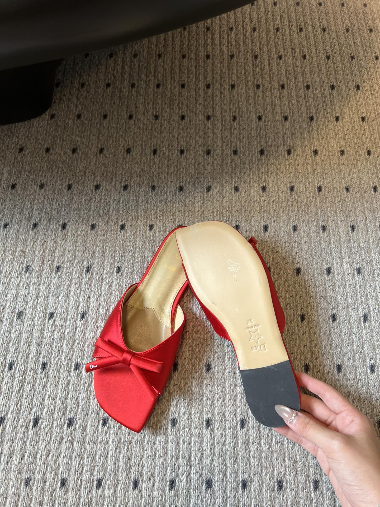 CD 26s Bow Slide Red Satin 820004